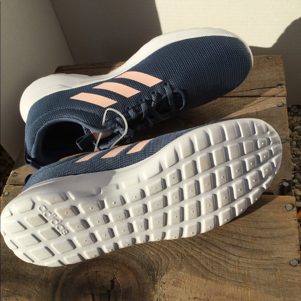 Adidas Women’s lite Racer Sneakers nwot - Picture 3 of 4